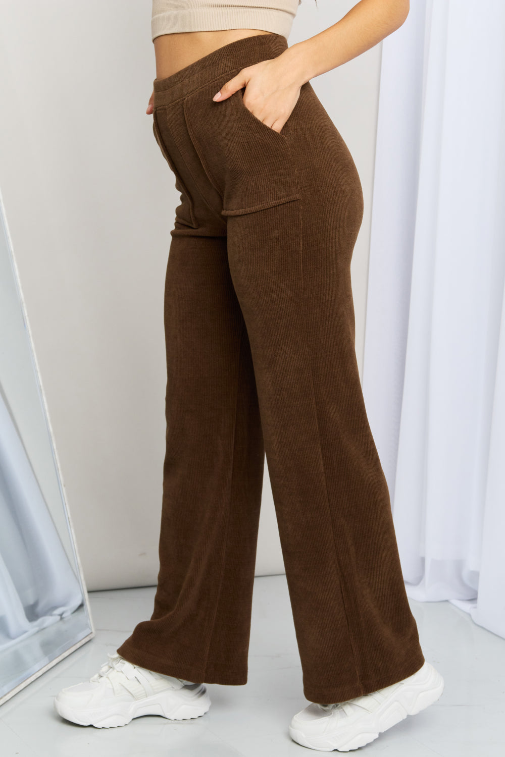 Yelete Elastic Waist Wide Leg Pants with Pockets in Brown