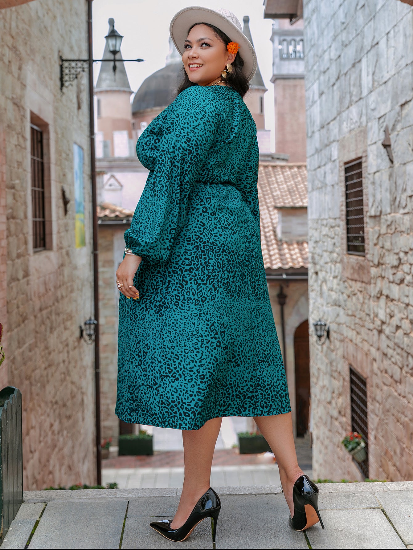 Plus Size Leopard Cutout Midi Dress